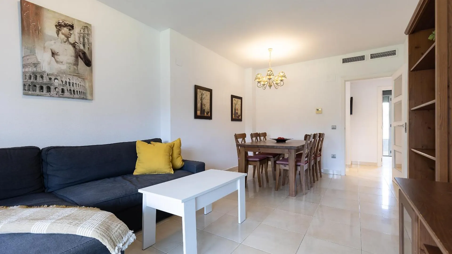 Uhc Salou Villa Family Complex